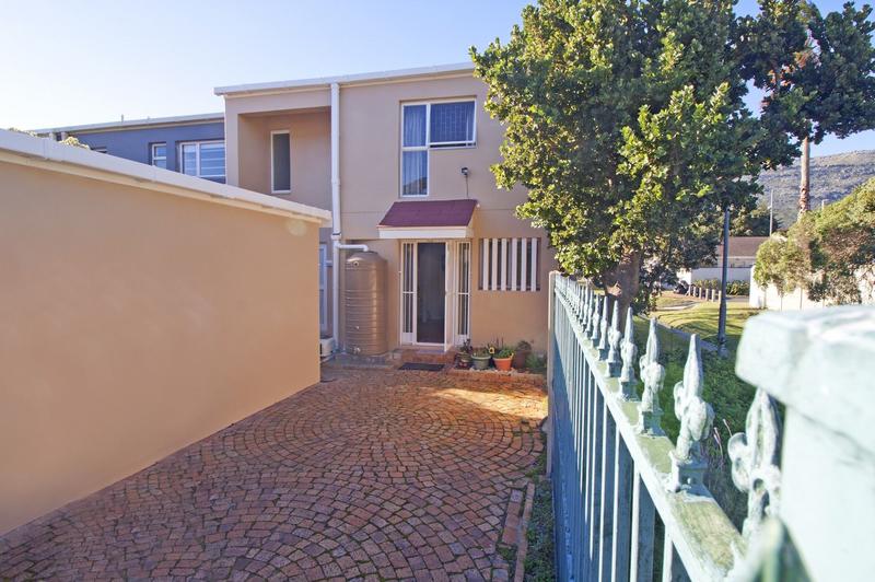 3 Bedroom Property for Sale in Fish Hoek Western Cape